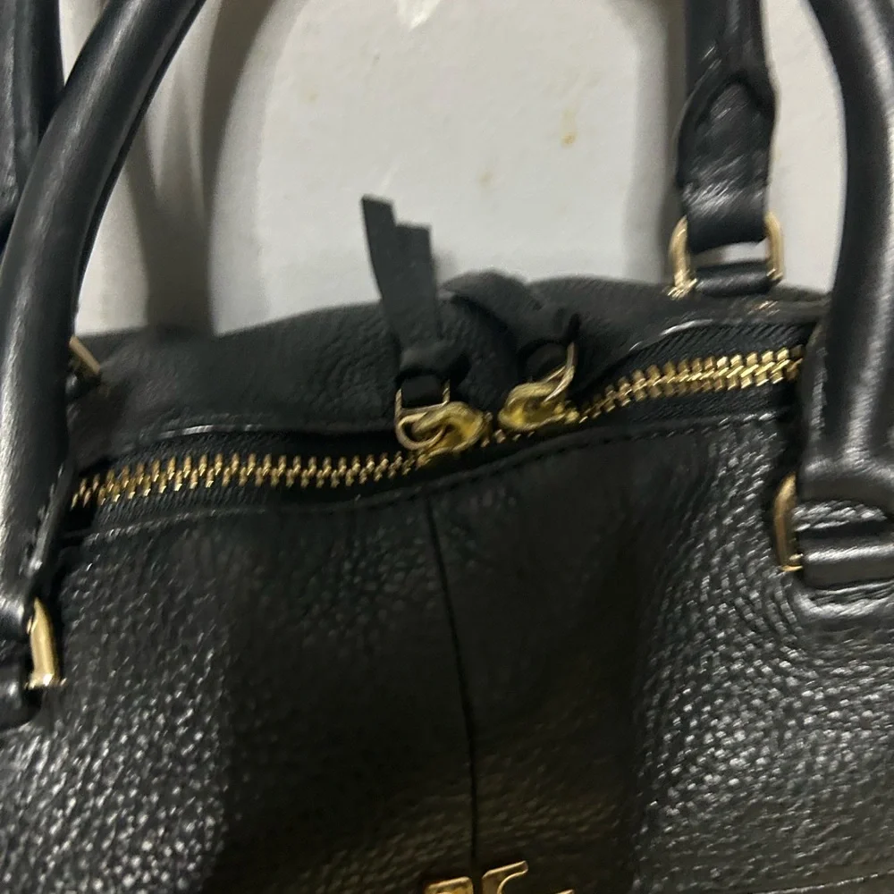 Tory Burch Black Shoulder Bag with Gold Accents - Picture 6 of 8